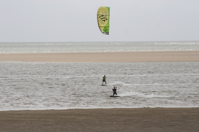 Kitesurfing
